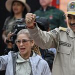 ¡QUE CASUALIDAD: NO HAY PLATA PARA SALARIOS, PERO SÍ PARA ABOGADOS CARÍSIMOS! ASÍ FUNCIONARÁ EL FINANCIAMIENTO DE LA DEFENSA DE MADURO