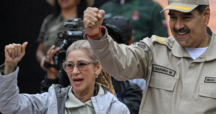 ¡QUE CASUALIDAD: NO HAY PLATA PARA SALARIOS, PERO SÍ PARA ABOGADOS CARÍSIMOS! ASÍ FUNCIONARÁ EL FINANCIAMIENTO DE LA DEFENSA DE MADURO