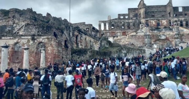 AL MENOS 30 MUERTOS POR ESTAMPIDA EN UNA FORTALEZA TURÍSTICA AL NORTE DE HAITÍ