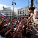 Los venezolanos hacen maletas y vuelven a casa de la mano de María Corina Machado