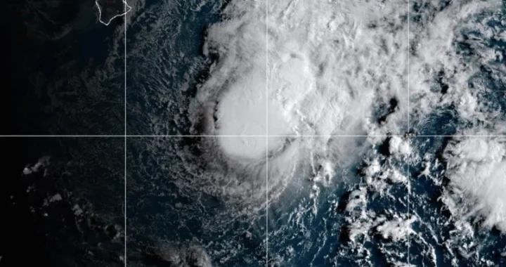 Tormenta tropical Moke amenaza a Hawái con nuevas inundaciones