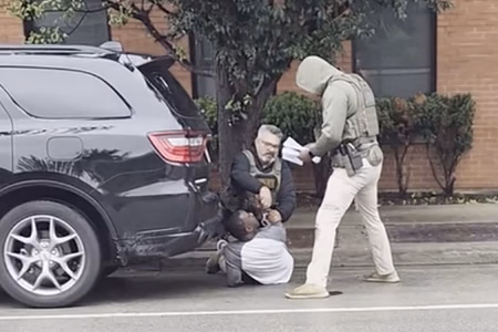 Ciudadano de EE.UU. golpeado por ICE en Evanston: qué se sabe